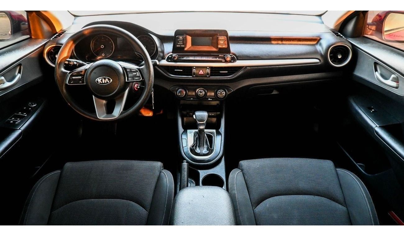 كيا سيراتو Base 1.6L Kia Cerato 2019 GCC in excellent condition, inside and out