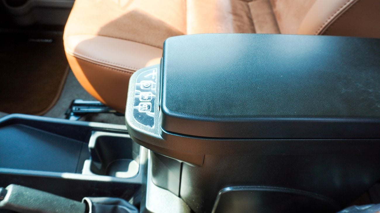 Toyota Land Cruiser 70 4.0L V6 A/T