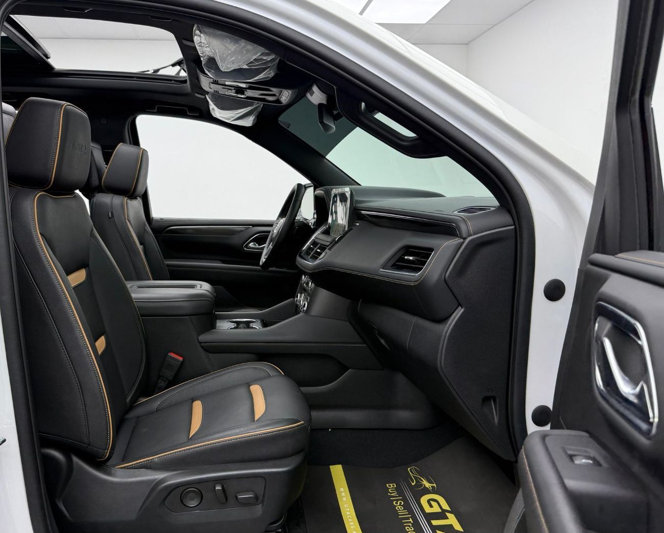 GMC Yukon  2023 GMC Yukon AT4, 2027 GMC Warranty, Full GMC Service History, Very Low Km, 7 Seater, GCC