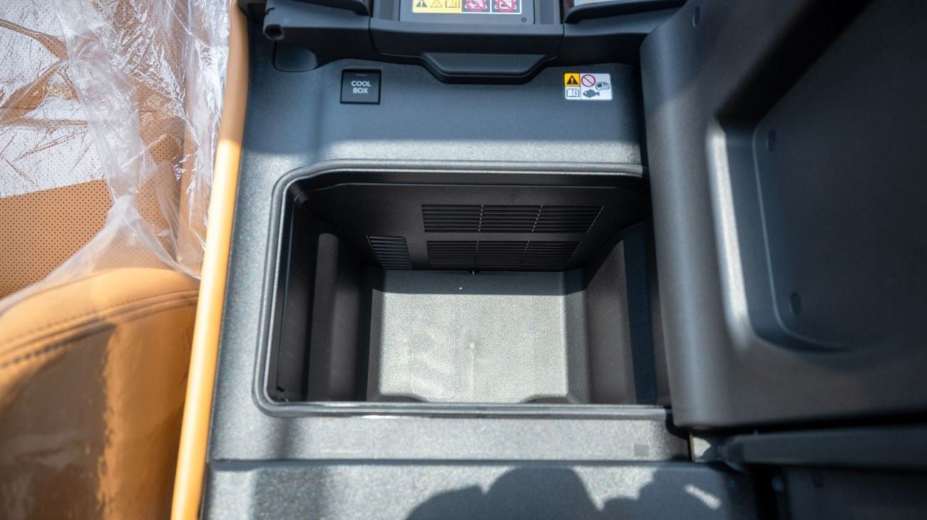 لكزس LX 700h Signature