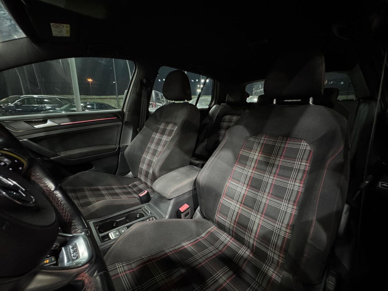 Volkswagen Golf GTI SEL 2.0T