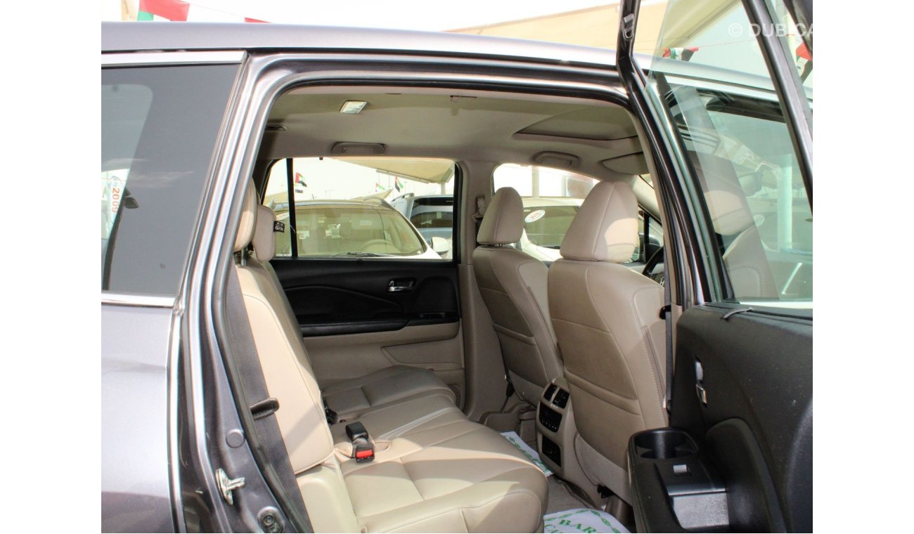 Honda Pilot Touring FULL OPTION  - GCC - EXCELLENT CONDITION INSIDE OUT - ACCIDENTS FREE