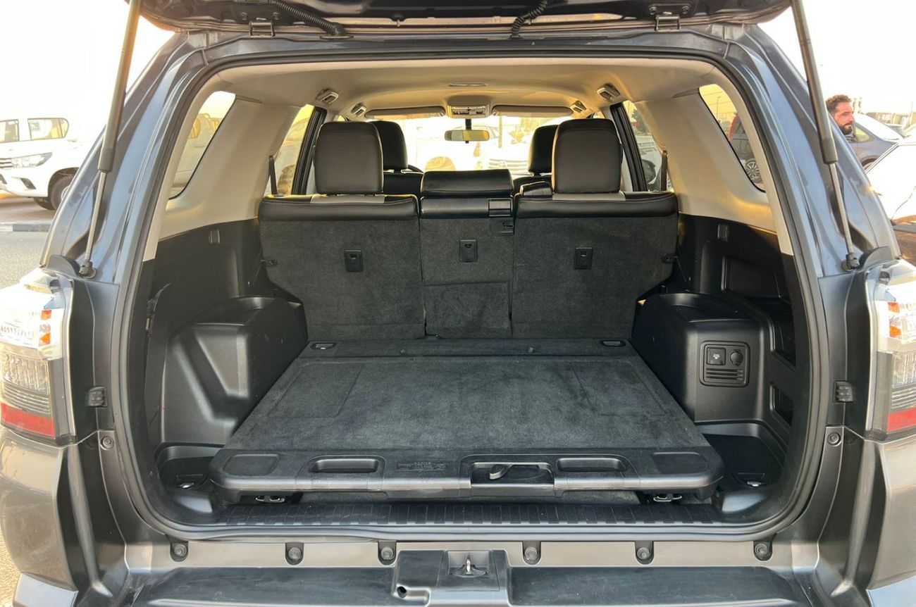 تويوتا Runner4 2015 Toyota 4Runner SR5 Premium - 4.0L V6 - Full Display Rear CAM  - Leather Seat - 72000 Mileage  -