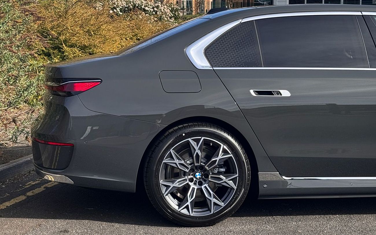 BMW i7 xDrive60 Excellence Pro Right Hand Drive