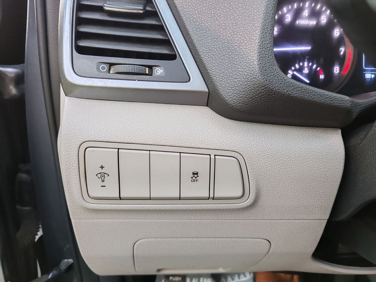 هيونداي توسون GL Warranty one year