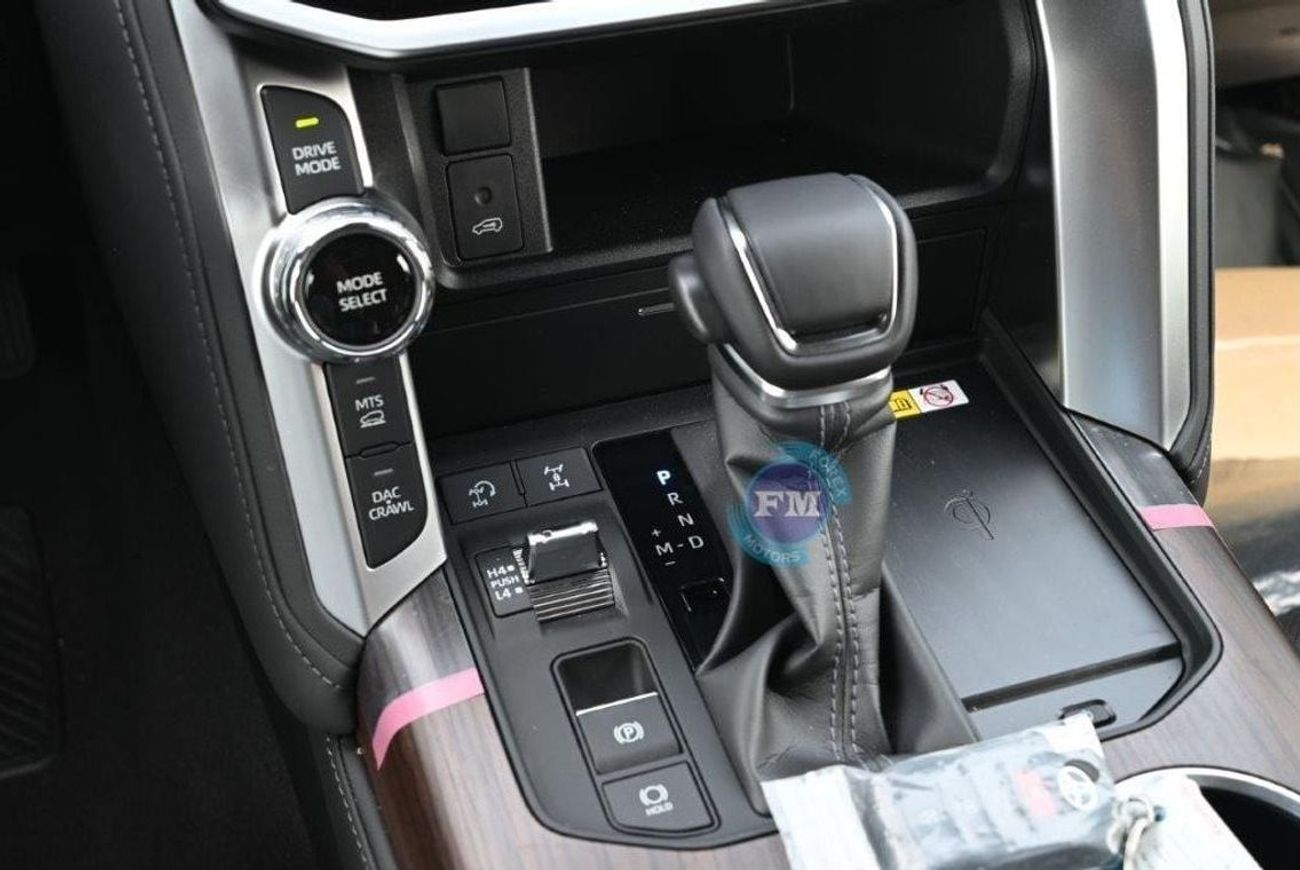 تويوتا لاند كروزر 300 GXR 3.3L Diesel 7 Seat Automatic