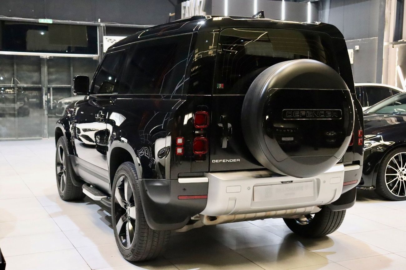 لاند روفر ديفندر 110 X-Dynamic SE P300 2.0L