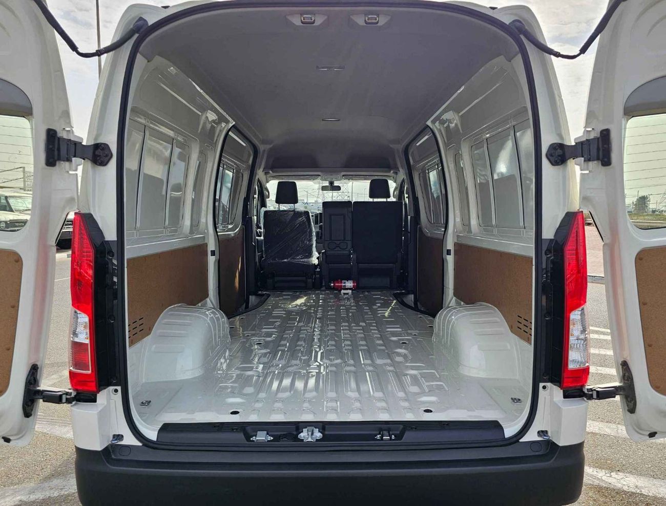 Toyota Hiace HIGHROOF CARGO / 3.5L V6 PETROL A/T NEW SHAPE (CODE # HPHRCRA)