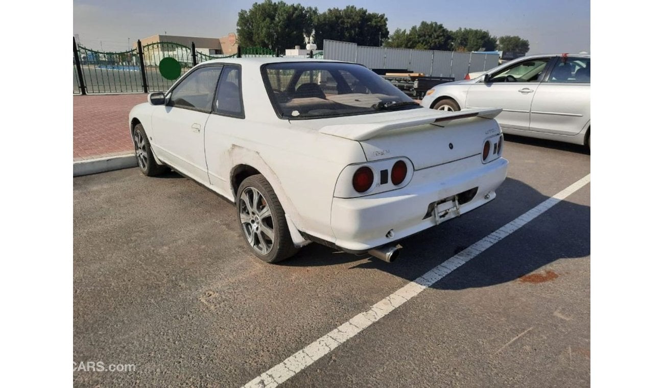 نيسان سكايلاين Nissan skyline RIGHT HAND DRIVE  (Stock no PM 279 )