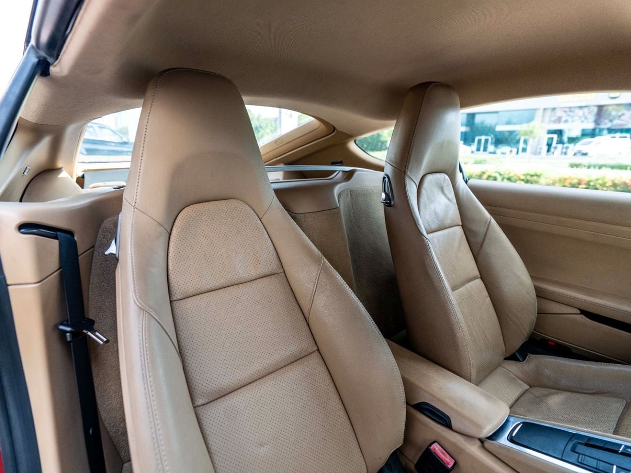 Porsche Cayman S 3.4L (320 HP)