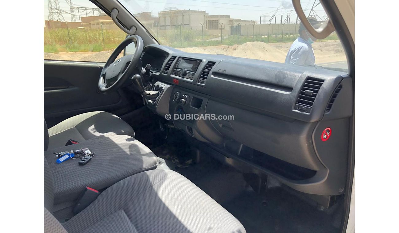 Toyota Hiace 2.7L Petrol, Chiller(Aircomax) Van, +5 Degree Temperature, Mp3, Clean Interior and Exterior-LOT-710