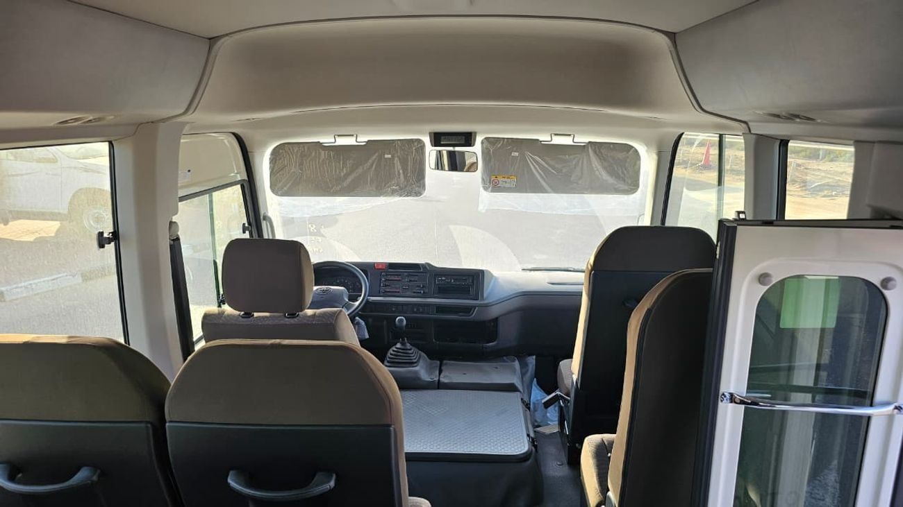 تويوتا كوستر  Toyota Coaster 4.2 DIESEL 23 Seater 2026