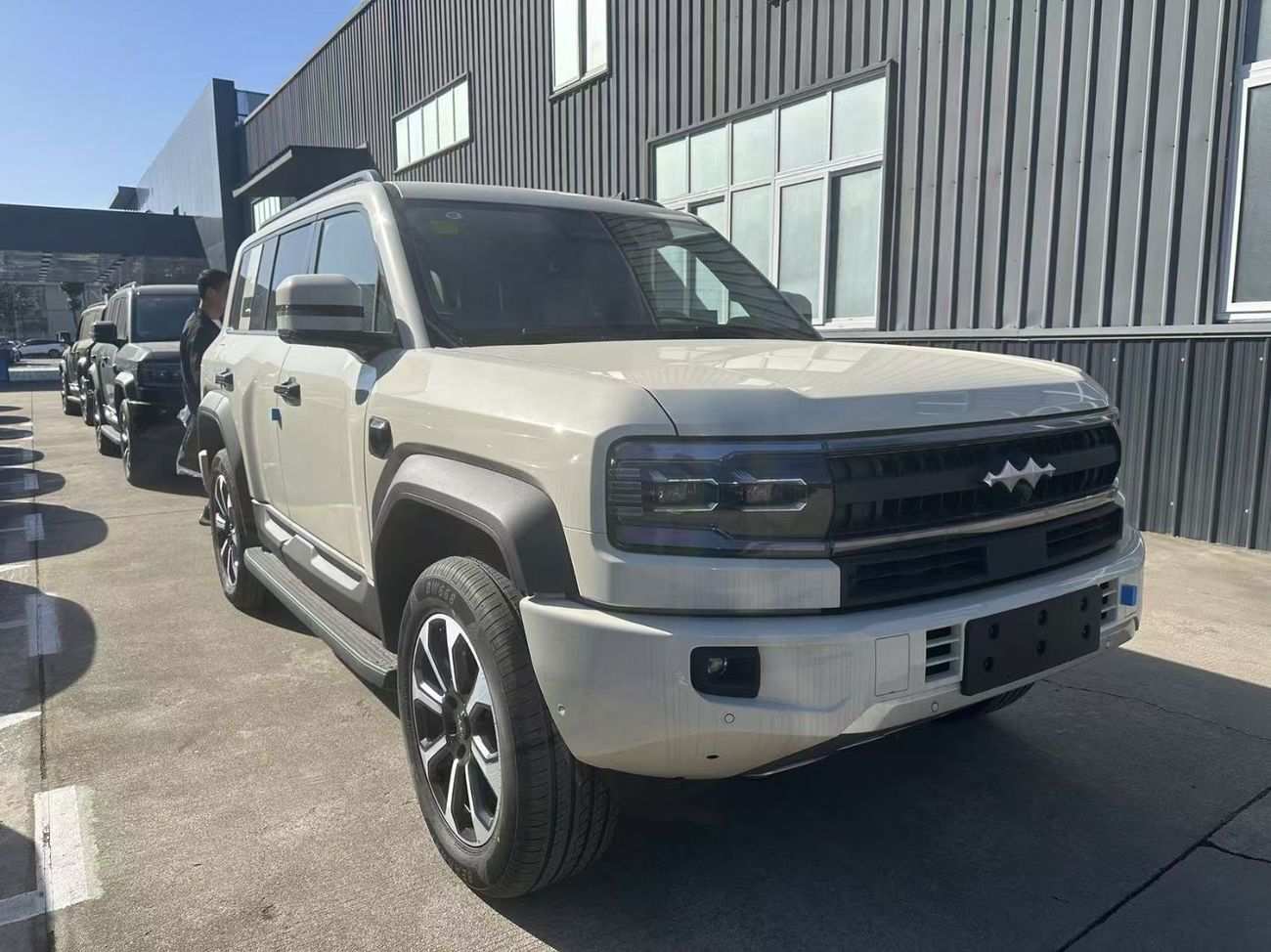 بي واي دي ليوبارد 5 EXPORT PRICE