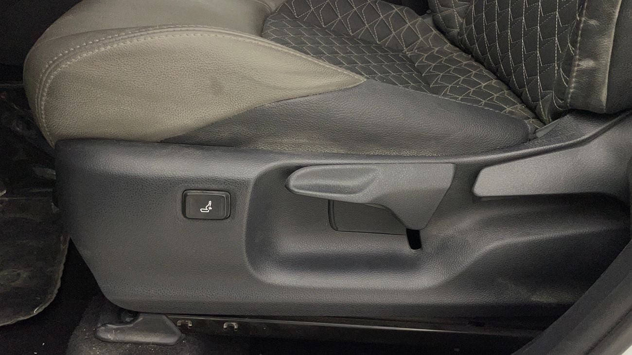 تويوتا CHR VX 1.8 | بدون دفعة مقدمة | اختبار القيادة في المنزل