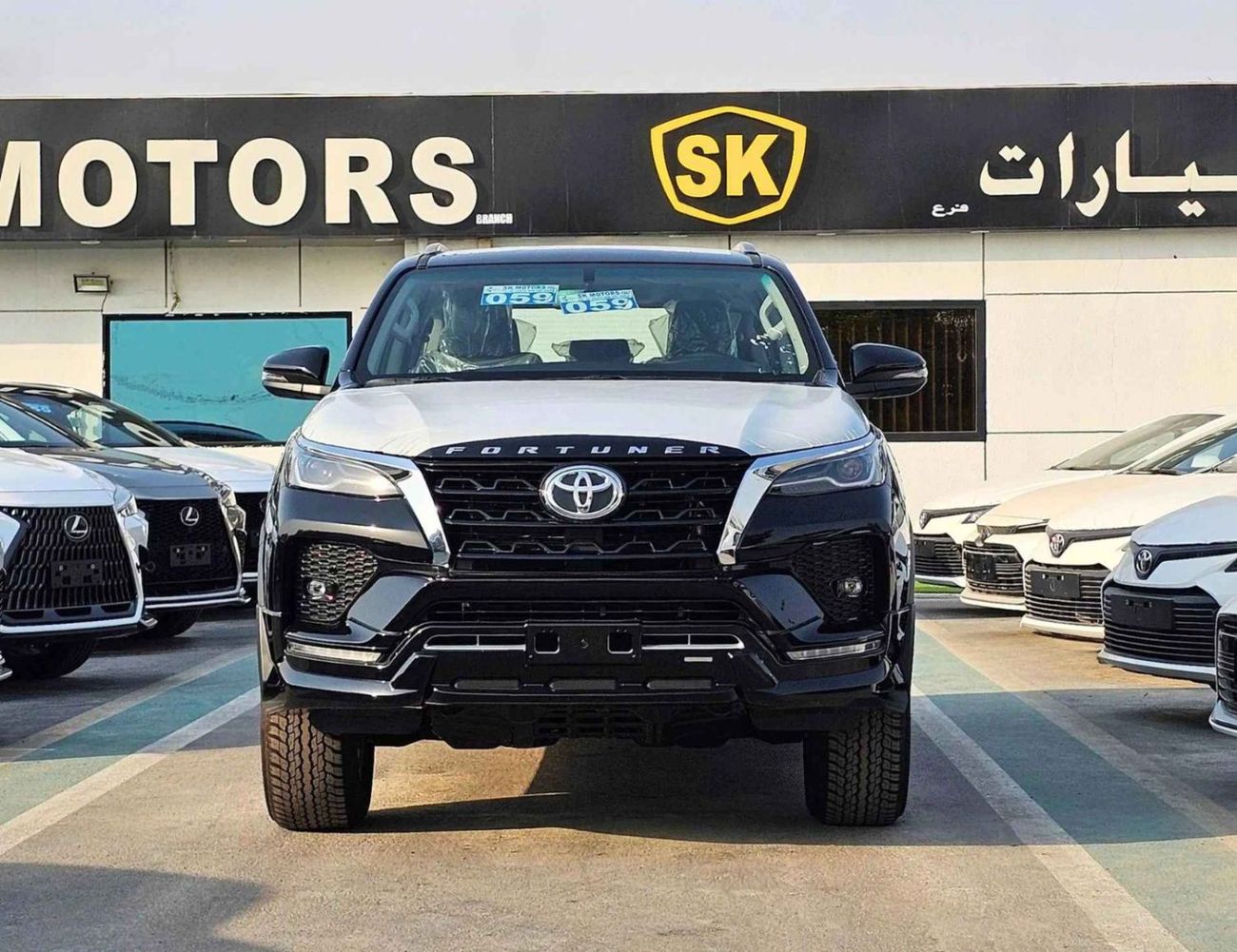 تويوتا فورتونر SR5 ADVENTURE / 4.0L V6 PETROL / FRONT PWR SEATS / PUSH START / DIFF LOCK AUTO A/C (CODE # F6HA)