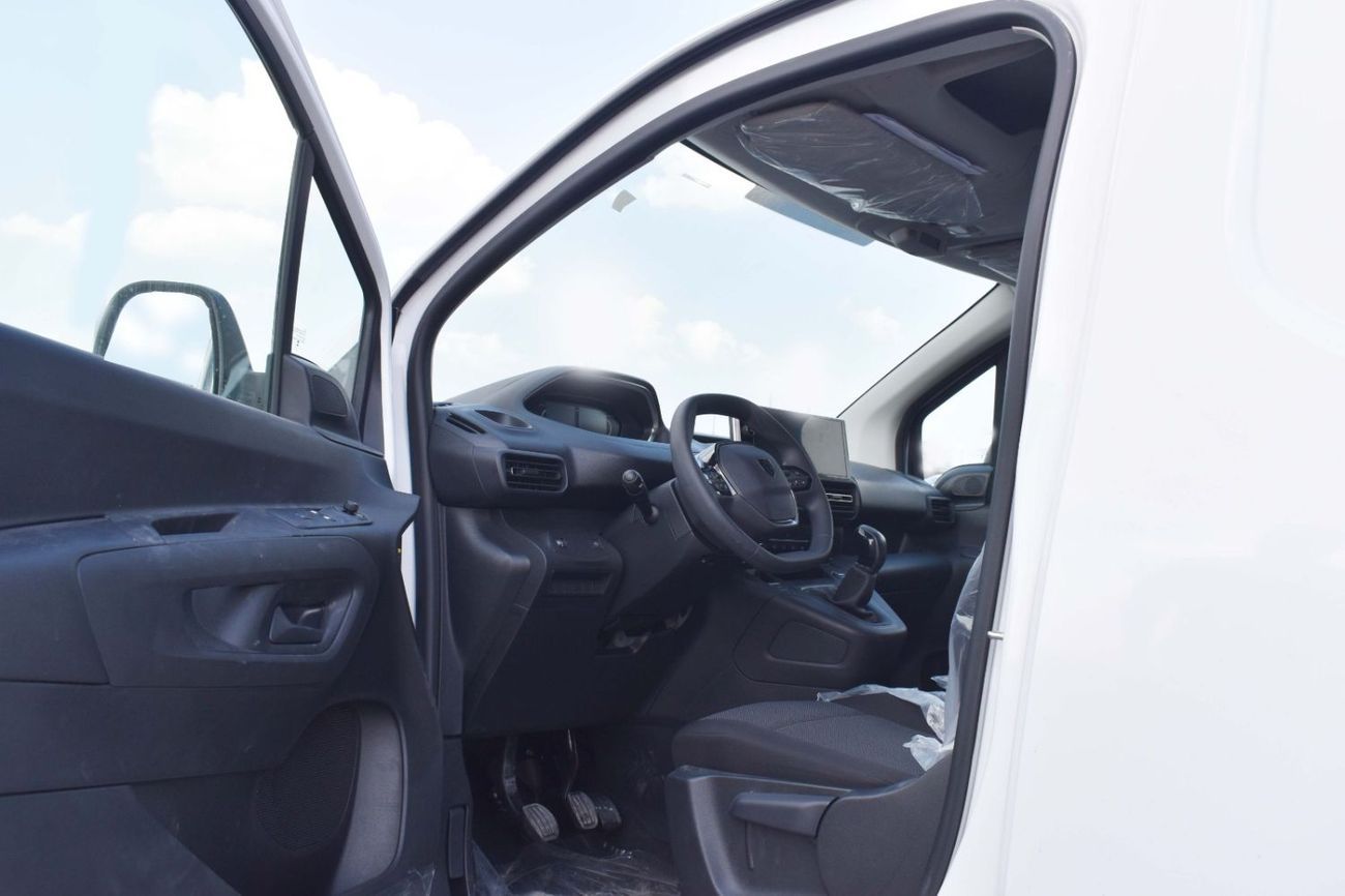 بيجو بارتنر Peugeot Partner  Van 1.6L M/T, petrol- 2025