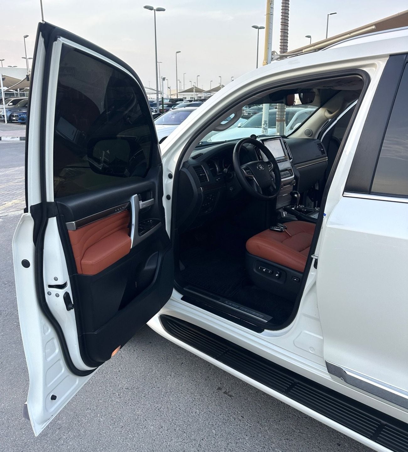 تويوتا لاند كروزر VXR