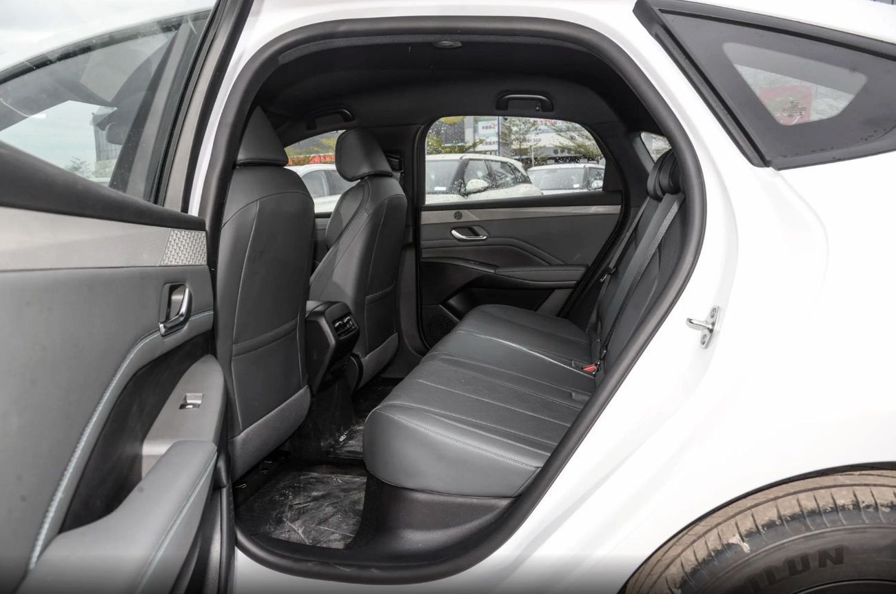 بي واي دي كين بلاس Intelligent Driving Edition DM-i 55KM Leading Edition