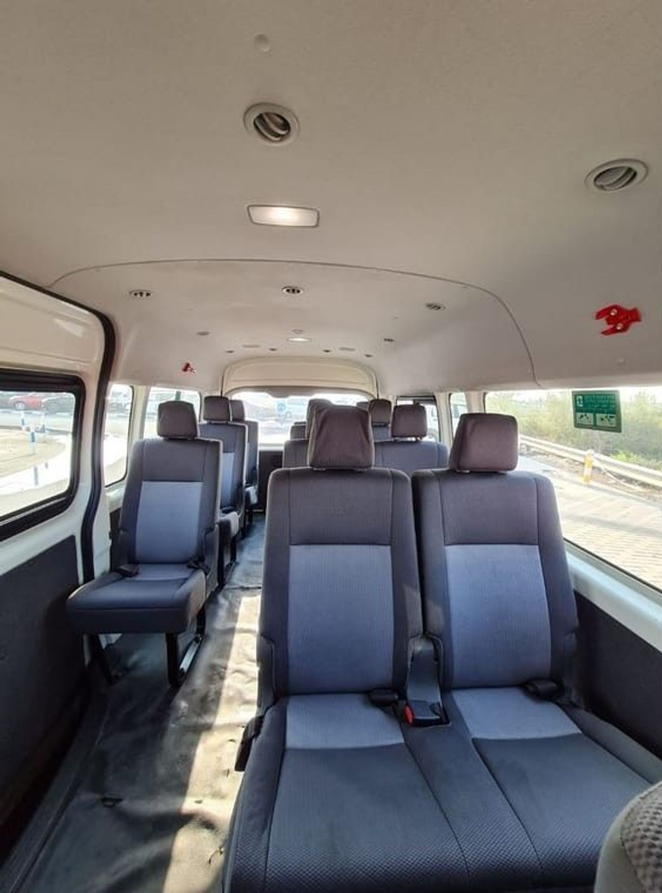 Toyota Hiace Commuter 3.5L M/T