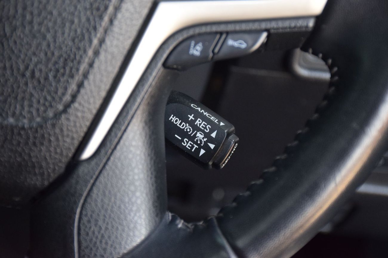 Toyota Prado 4X4 Diesel 2.8L Full Option (Right Hand)