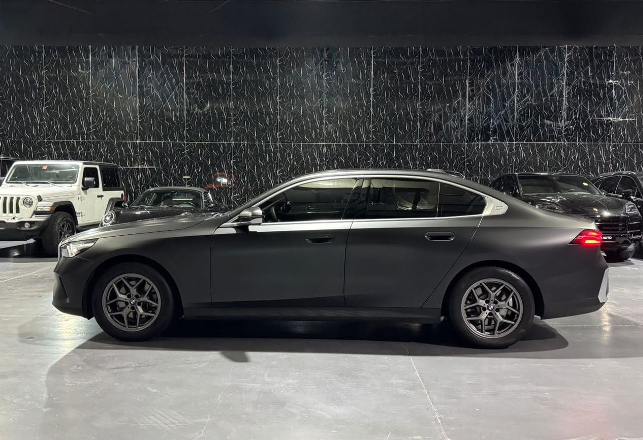 BMW 520i PURE BMW 5 Series 520 2025 | Full PPF | GCC | Low Mileage | AGMC Warranty 2030 | AGMC Service 2030