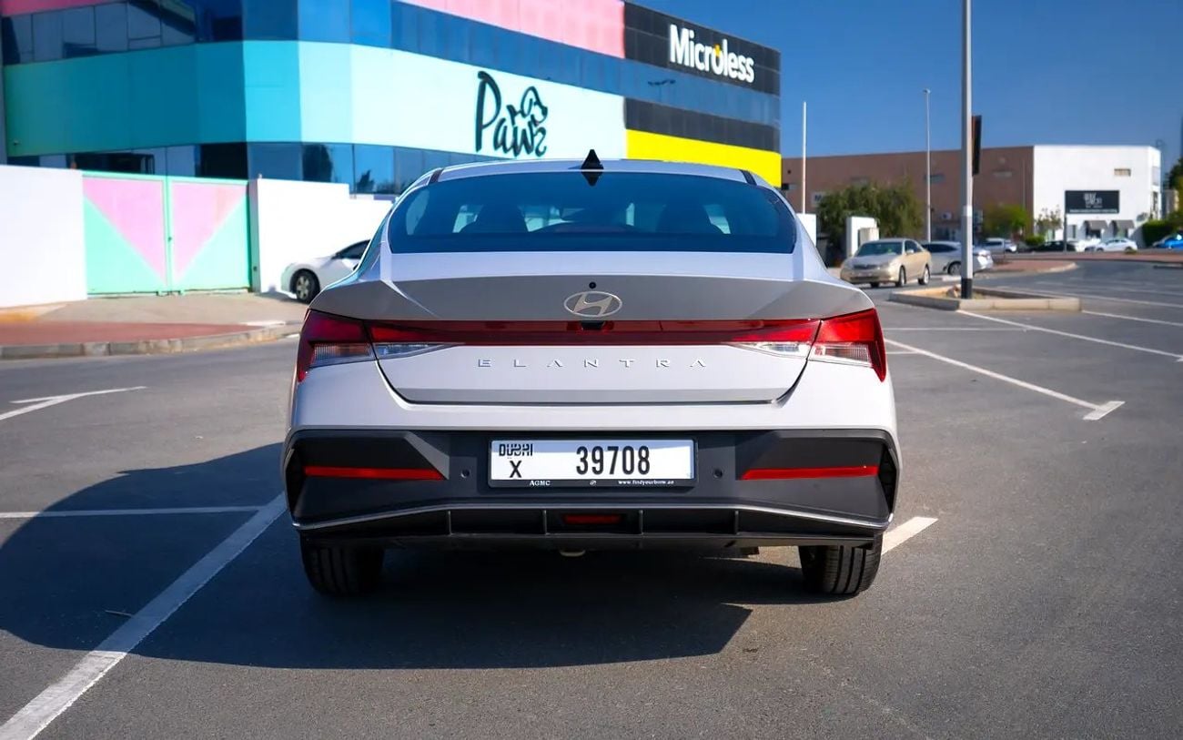 Hyundai Elantra COMFORT GCC spec