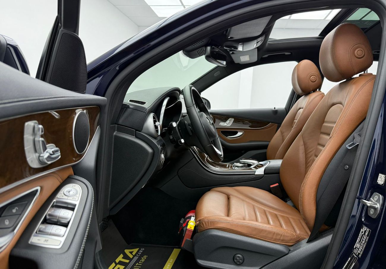 مرسيدس بنز GLC 250 4MATIC 2.0L 2017 Mercedes-Benz GLC 250 4MATIC, Agency Full Service History, GCC