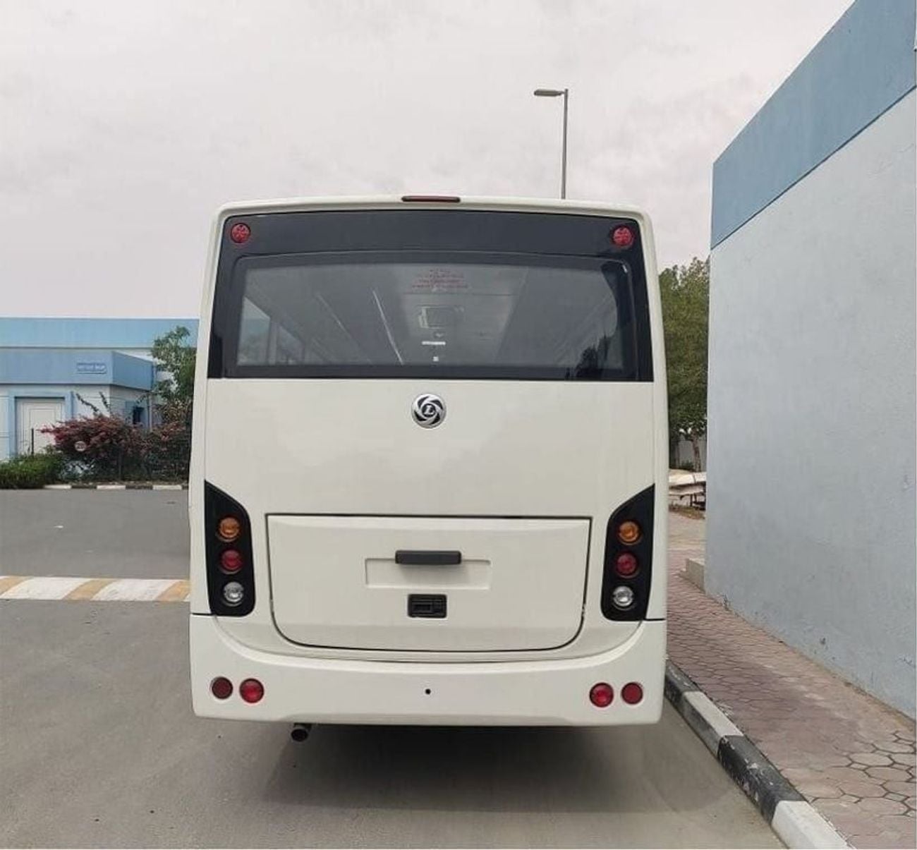 Ashok Leyland Gazl 3.0L 26 seats GCC specs 2026