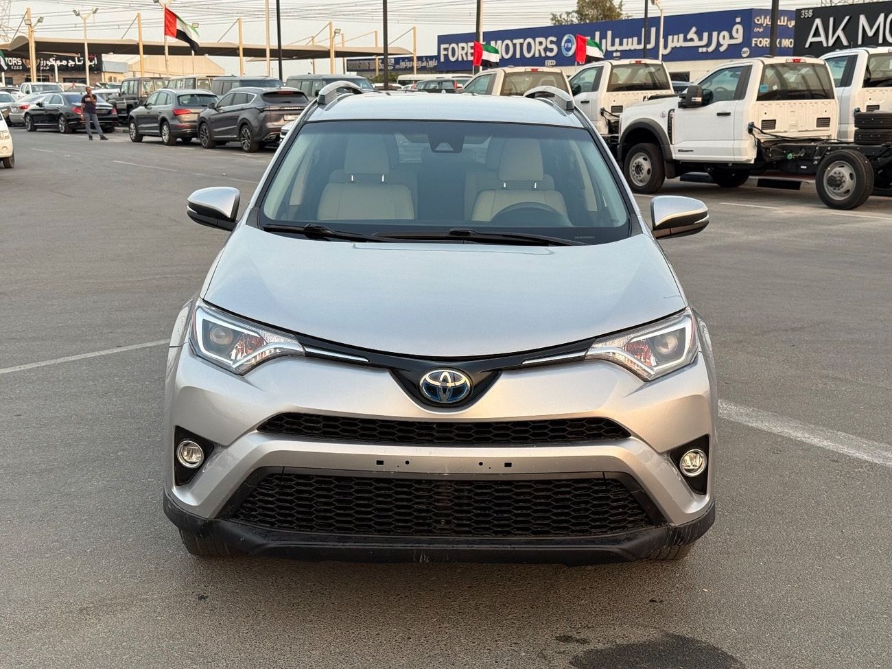 تويوتا راف ٤ LE 2.5L (219 HP)