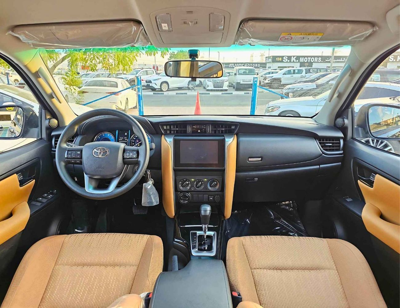 تويوتا فورتونر 2.4L V4 DIESEL / MANUAL A.C / DIFF LOCK / OVER FENDER / FOG LAMPS / CHROME HANDLE /CODE#FD24B