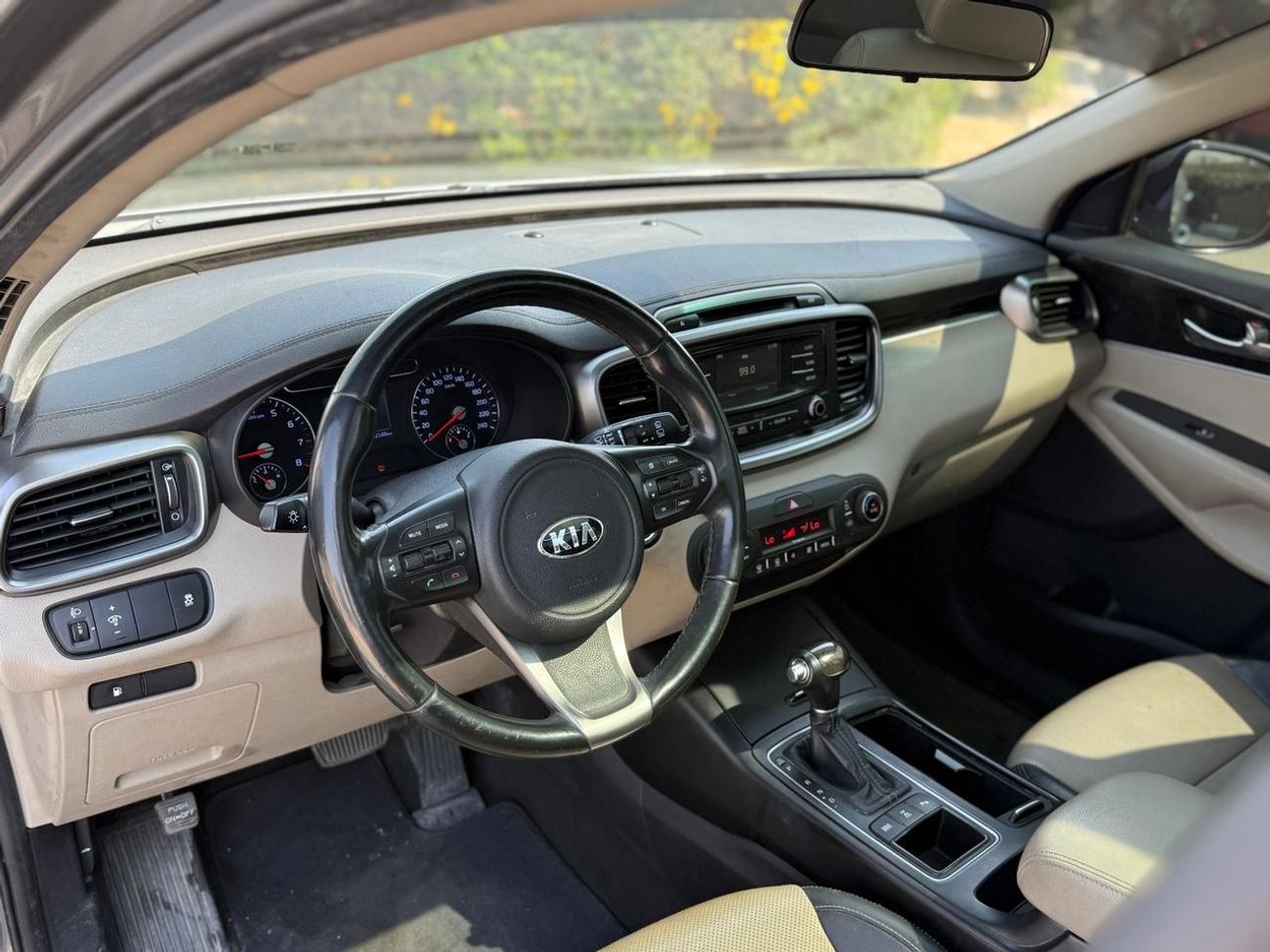 Kia Sorento 2017 KIA SORENTO GCC WELL MAINTAINED SX 3.3L