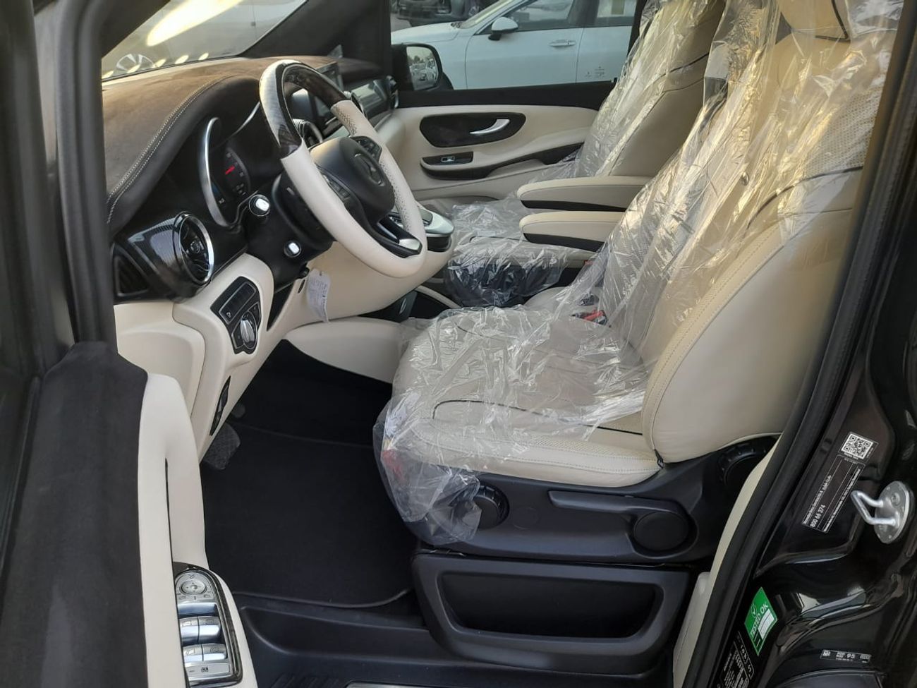 Mercedes-Benz V 250 Vip interior original car low kms personal use from new