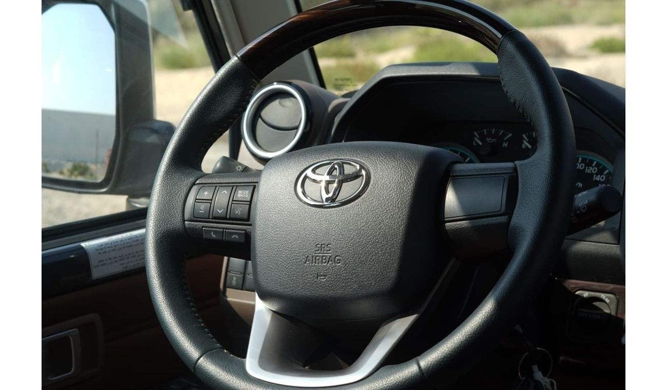 تويوتا لاند كروزر 70 TOYOTA LAND CRUISER 4.5 V8 DIESEL HTOP 5 DOOR