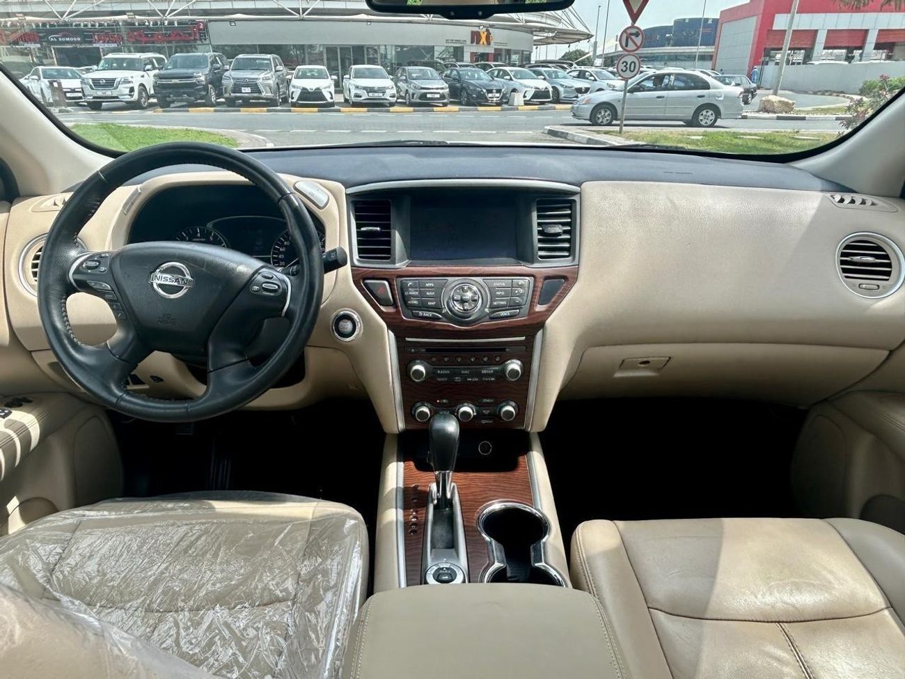 Nissan Pathfinder SV 3.5L (260 HP) 4WD GCC FULLY AGENCY MAINTAINED