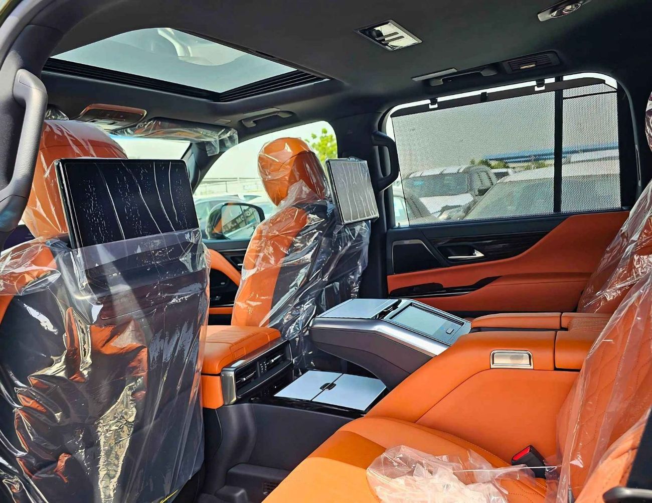 Lexus LX 700h HYBRID/ VIP SEATS FULL OPTION/ PETROL AT 3.5L V6 4WD/CODE#LX7HV