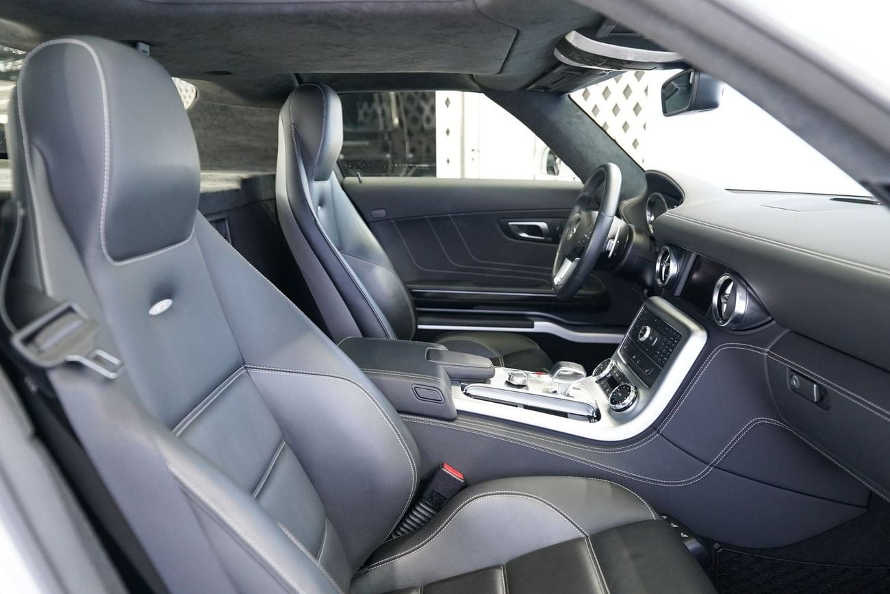 مرسيدس بنز SLS AMG Std 6.2L