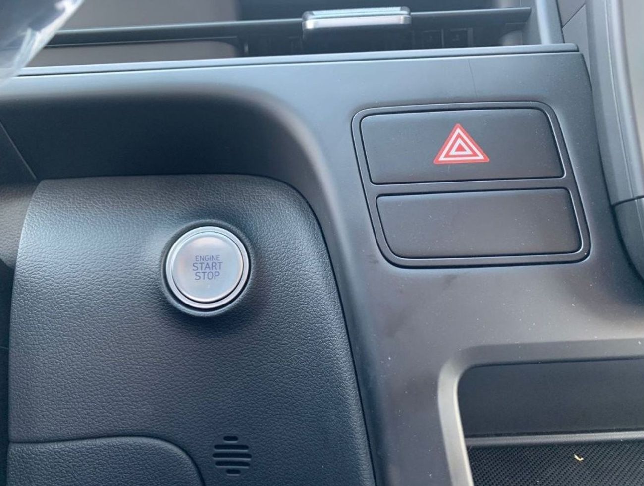 Hyundai Staria 2024 HYUINDAI STARIA 3.5L V6 AUTOMATIC 11-SEATER LOCAL