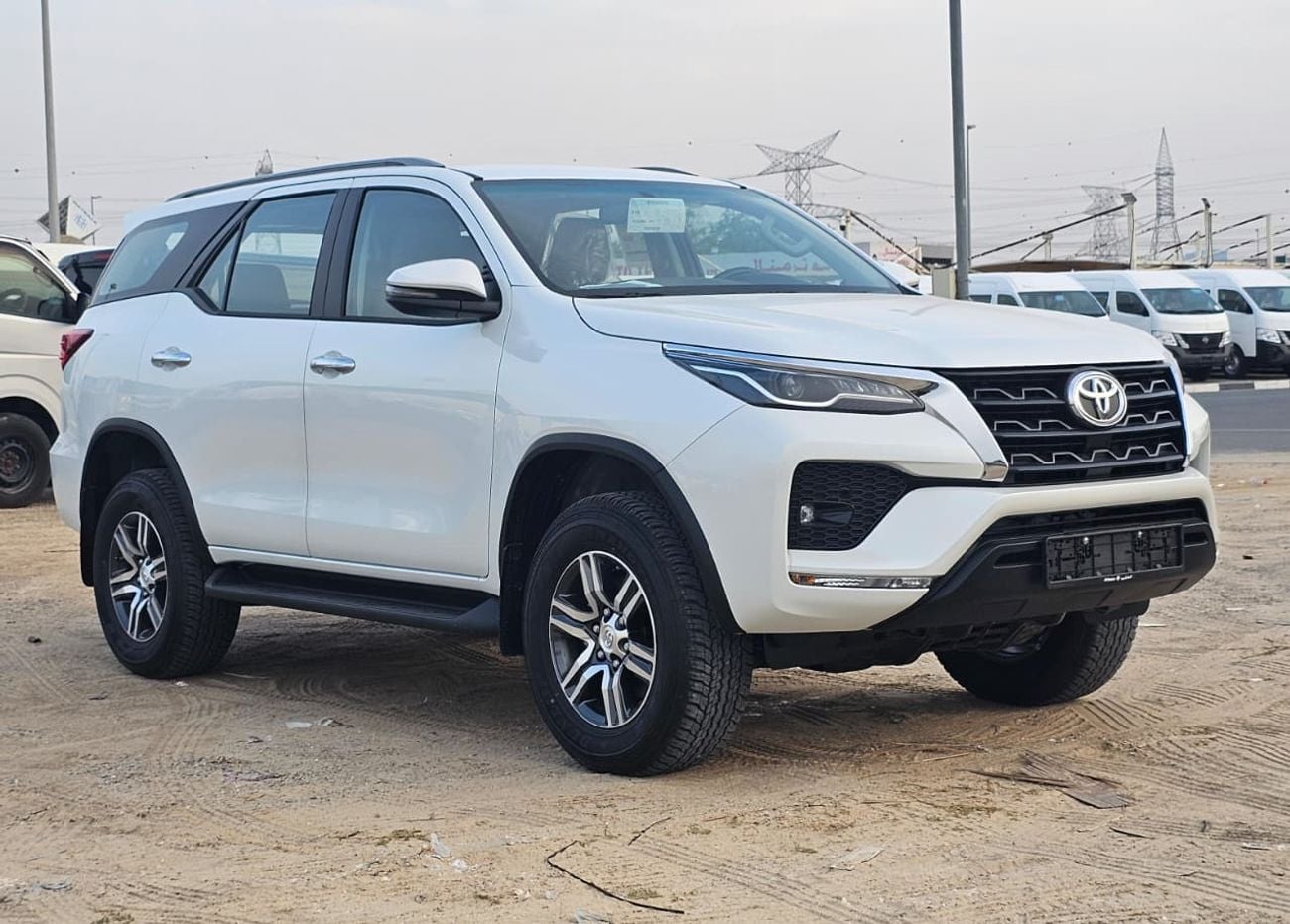 Toyota Fortuner 4.0 GXR V6 2026MODEL WHITE INSIDE BURGUNDY