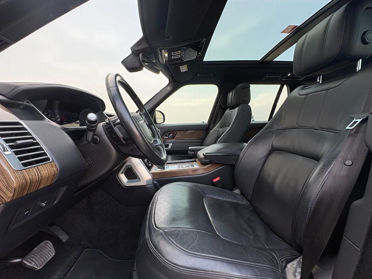 لاند روفر رينج روفر HSE 3.0L (375 HP) V6 | 2019 | GCC SPECS | AED 2,400 PER MONTH