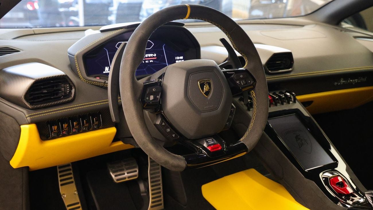 Lamborghini Huracan Tecnica - Lamborghini Huracán - 2024 – GCC Warranty with Service