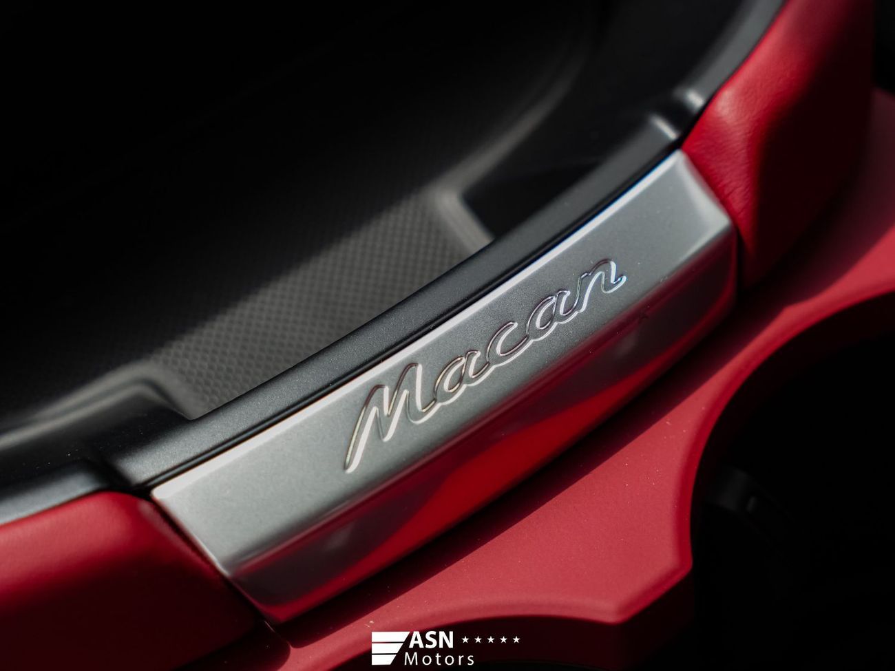 بورش ماكان Pursuing Dreams Edition 2025 2.0 Turbo (Export Price)