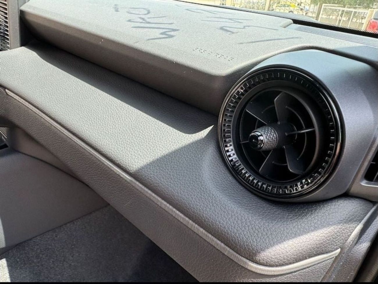 تويوتا برادو TOYOTA PRADO 250 TXL 2.7P AT LIMITED 2025