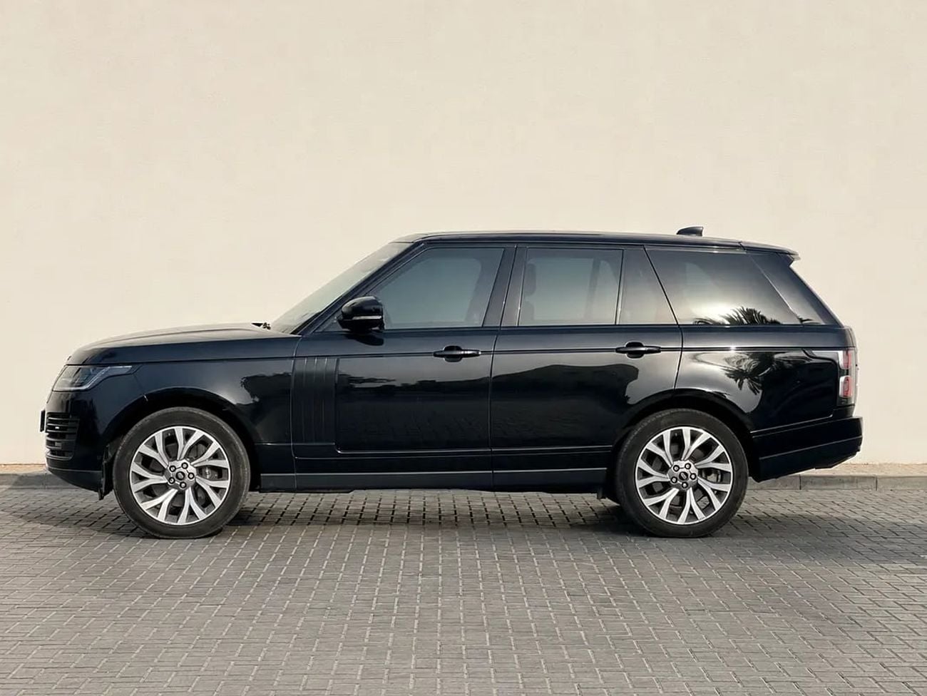 Land Rover Range Rover SE GCC Specs
