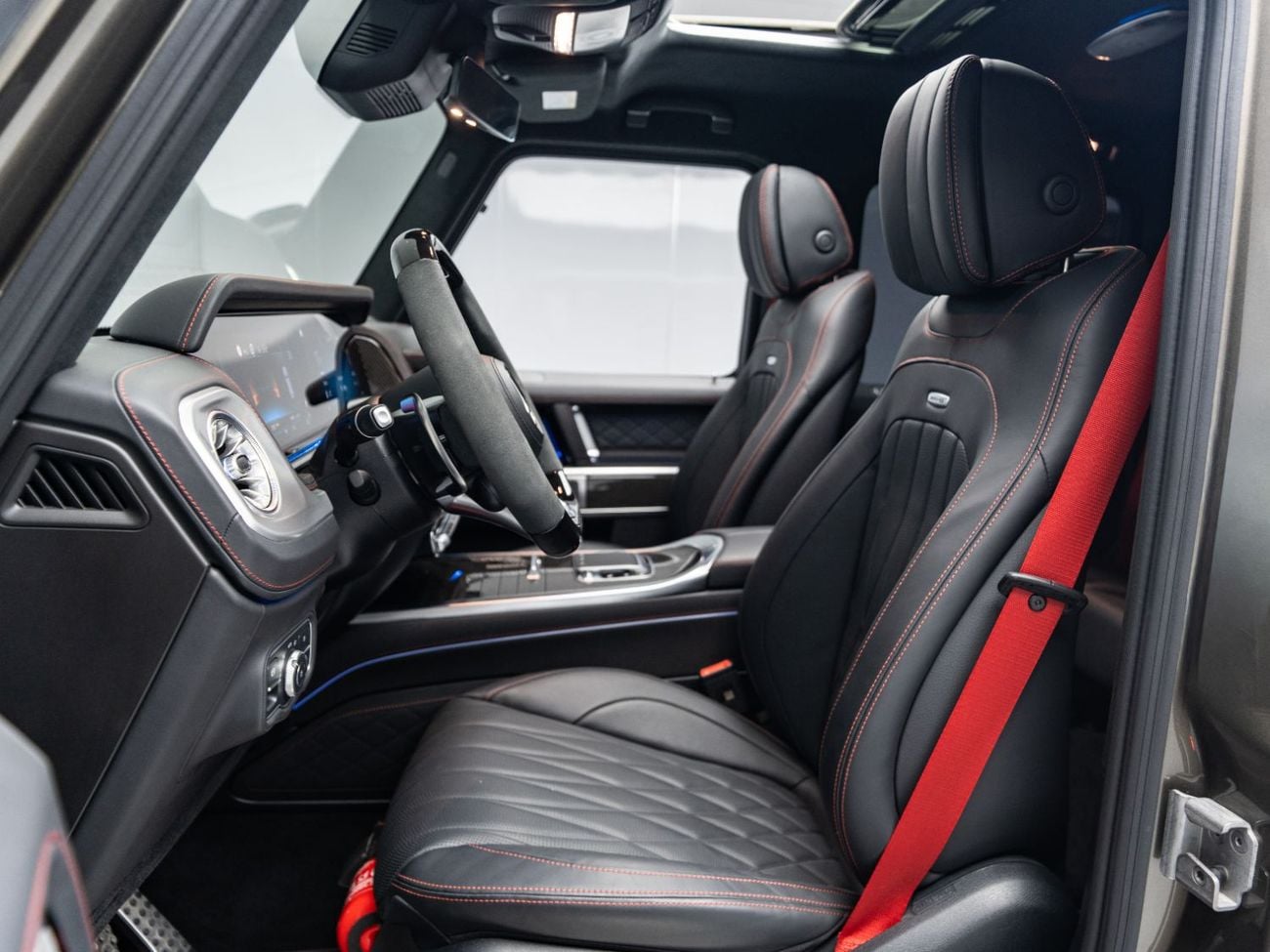Mercedes Benz G63 AMG STD BUY NOW, PAY 2027 | THE BLACKLINE STANDARD | 2029 Mercedes Warranty + Service Contract, GCC