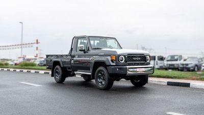 تويوتا لاند كروزر بيك آب 2026 Toyota LC79 SC 2.8L MT Diesel (Gray-Brown)