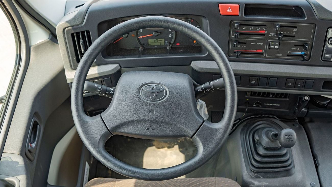 Toyota Coaster 2025 Toyota Coaster 4.0L Diesel MT 22 seaters Electric doors with Fridge