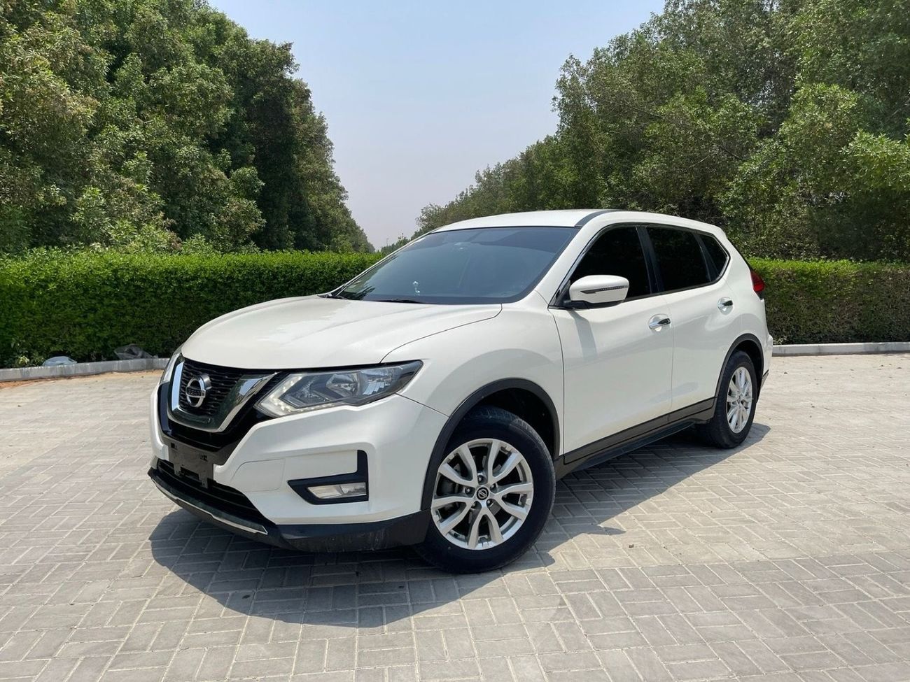 Nissan XTrail SV NISSAN X-TRAIL   MODEL 2019  V4    L2,5   Excellent Condition (GCC  _ SPEC) - VERY GOOD CONDITION