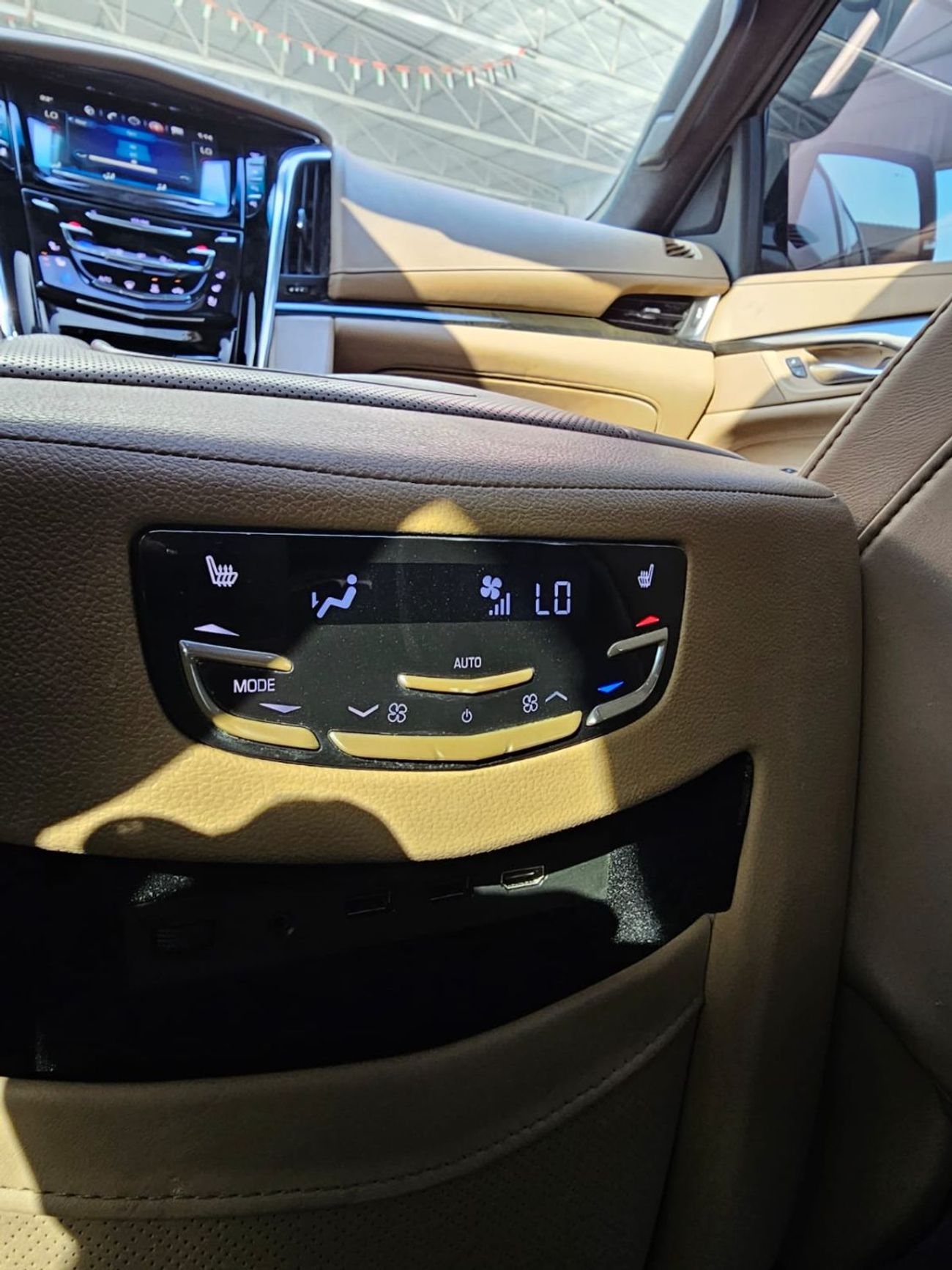 كاديلاك إسكالاد L Platinum 6.2L