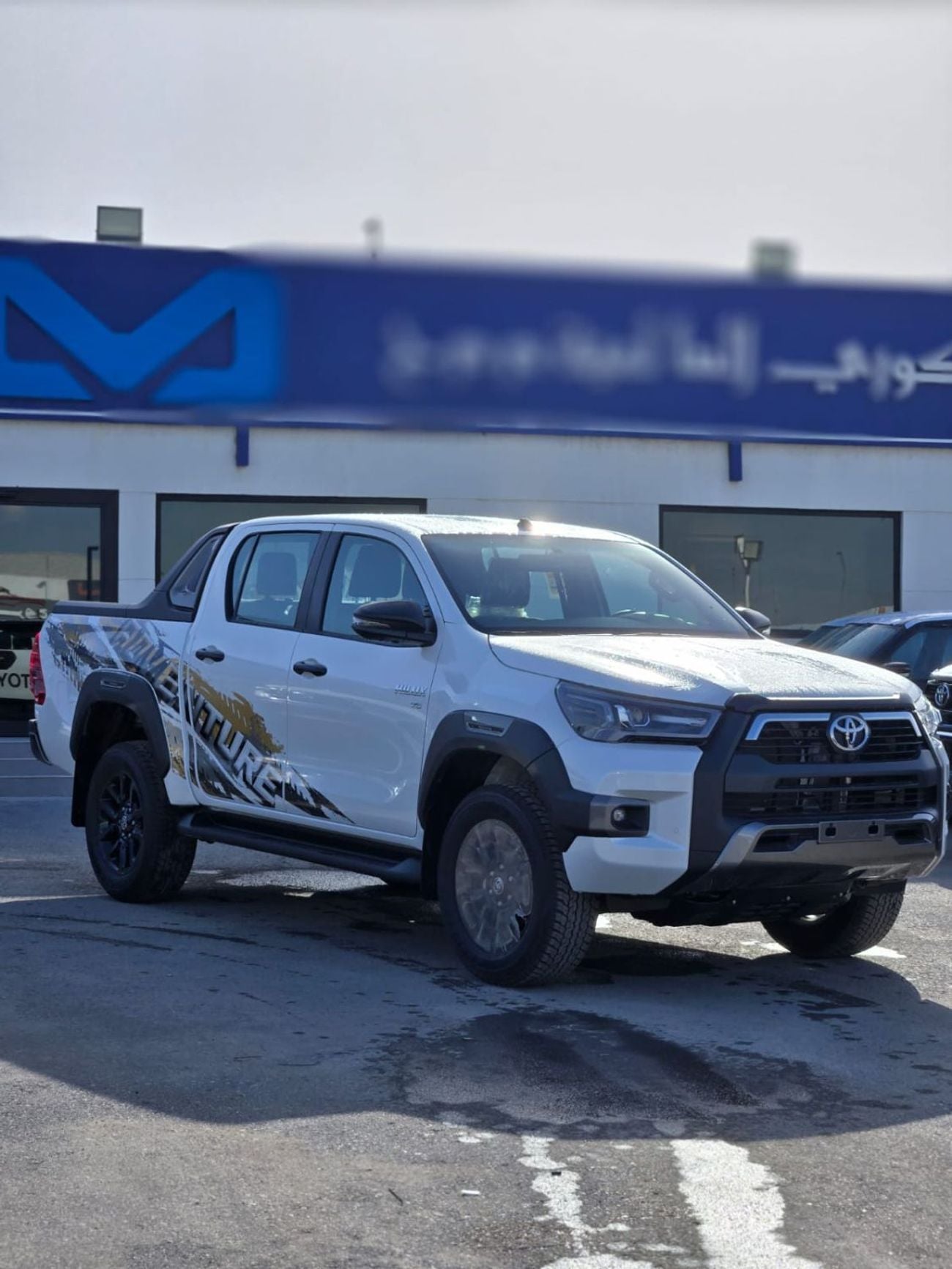 تويوتا هيلوكس ADVENTURE 4.0L V6 A/T FULL OPTION DOUBLE CABIN PICKUP
