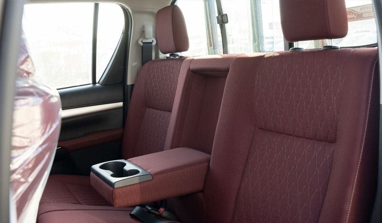 تويوتا هيلوكس 2025 Toyota Hilux 4x4 2.7L petrol AT with cooling seats Full option GCC Specs (Export Price)